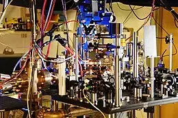 Ytterbium_Lattice_Atomic_Clock_(10444764266).webp Ytterbium_Lattice_Atomic_Clock_(10444764266).webp